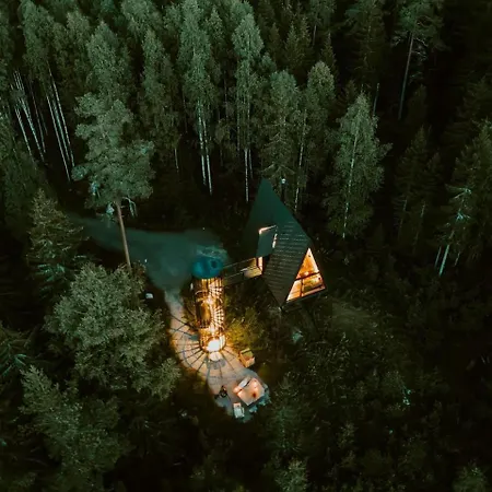 Pan Treetop Деревянный коттедж *