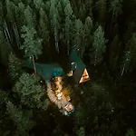 Pan Treetop Hytte *