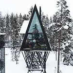 Pan Treetop Hytte *